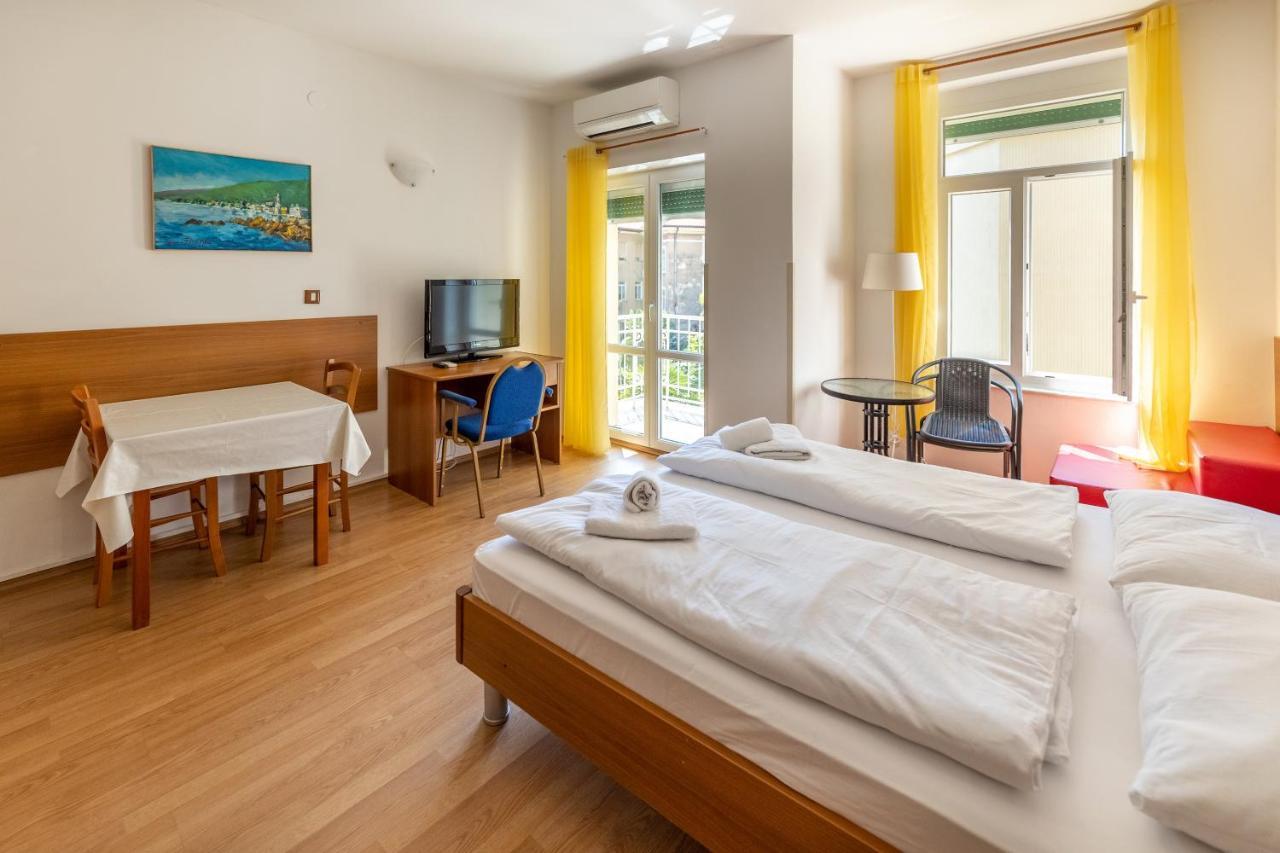 Apartments Liburnija Opatija Bagian luar foto