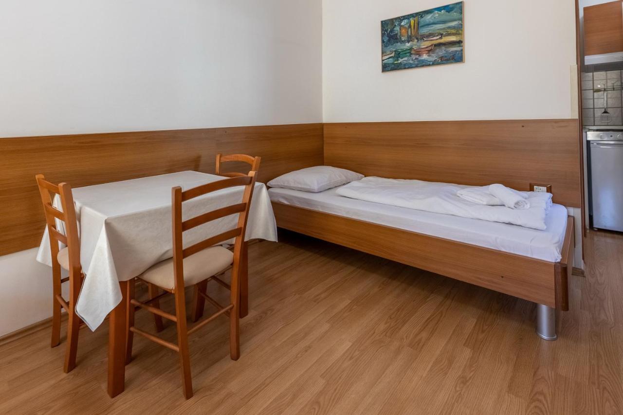 Apartments Liburnija Opatija Bagian luar foto
