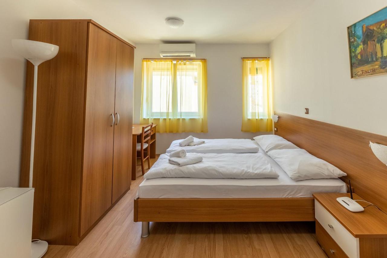 Apartments Liburnija Opatija Bagian luar foto