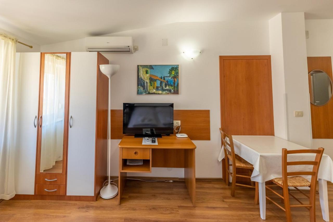 Apartments Liburnija Opatija Bagian luar foto